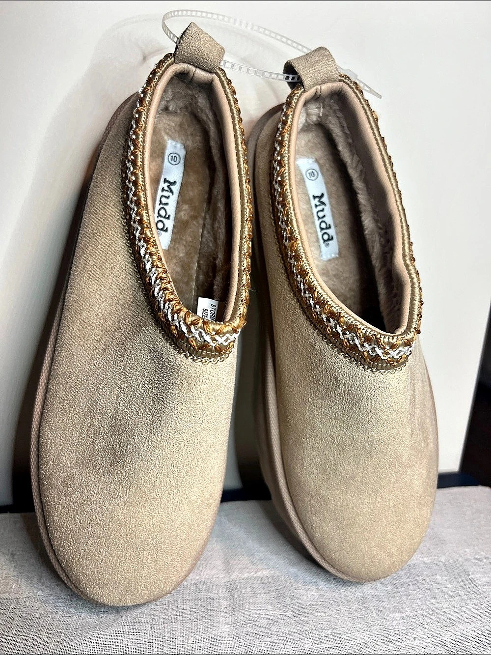 Mudd Stormy Platform Slippers in Beige & Gold US 10
